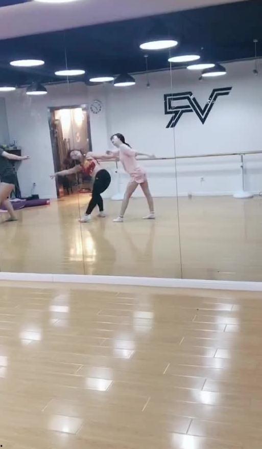 舞蹈学妹吃瓜视频大全集,揭秘娱乐圈幕后故事