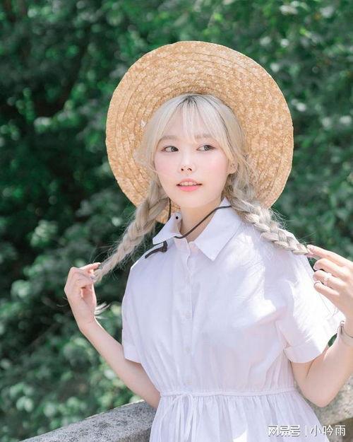 可爱小萝莉吃瓜视频,萌趣视频引网友热议