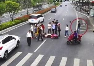 车祸吃瓜反被吃瓜视频,这瓜太硬了！